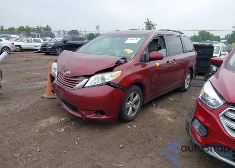 2015 Toyota Sienna Le 8 Passenger from USA, damaged, VIN 5TDKK3DC2FS571486